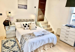 Entire Studio Apartment in Central London